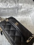 Chanel Classic Makeup Box Bag Chain Strap Crossbody Bag Size: 17 × 9.5 × 8 CM