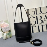 Gucci 73 Series Mini Horseclip Bucket Bag Shoulder Bag Size: 18.5 × 20 × 8.5 CM