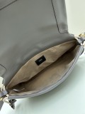 Fendi Classic Logo Flip Shoulder Bag Size: 26.5 × 18 × 8.5 CM