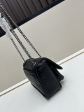 Yves Saint Laurent Mini Elephant Pattern Chain Crossbody Bag Size: 18 × 12.5 × 5 CM