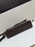 Fendi Classic Logo Flip Shoulder Bag Size: 26.5 × 18 × 8.5 CM