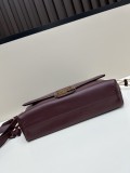Fendi Classic Logo Flip Shoulder Bag Size: 26.5 × 18 × 8.5 CM