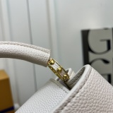 Louis Vuitton Capucines Mini Leather Shoulder Handbag Size: 21x14x8 CM