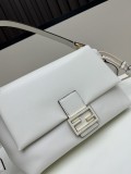 Fendi Classic Logo Flip Shoulder Bag Size: 26.5 × 18 × 8.5 CM