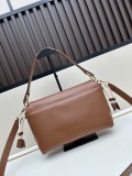 Fendi Classic Logo Flip Shoulder Bag Size: 26.5 × 18 × 8.5 CM
