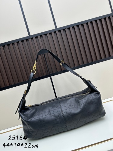 Dior New Fashion Stray Dumpling Bag Size: 44x19x22 CM