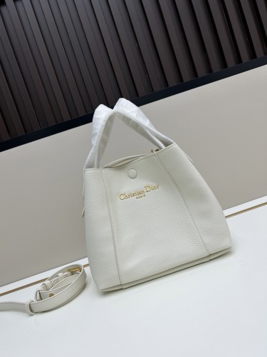 Dior Classic Signature Basket Bucket Bag Size: 21x19x11CM