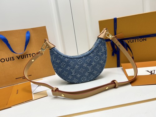 Louis Vuitton Fashion Cowboy Loop Half Moon shaped Stick Bag Size: 24x22x6 CM