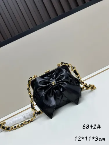 Chanel New Fashion Oil Wax Sheepskin Bow Frog Mouth Bag Clip Bag Size: 12x11x3 CM