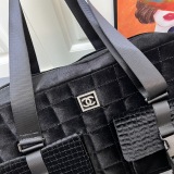 Chanel New Fashion Ski Collection Waterproof Shoulder Bag Size: 46 CM