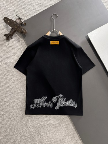 Louis Vuitton Fashion Embroidered Logo Short Sleeve Couple Loose Casual T-shirt