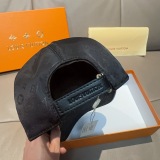 Louis Vuitton Classic Logo Baseball Hat Couple Casual Versatile Duck Tongue Hat