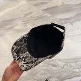 Louis Vuitton Fashion Embroidered Logo Baseball Hat Unisex Casual Versatile Duck Tongue Hat