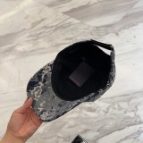 Louis Vuitton Fashion Embroidered Logo Baseball Hat Unisex Casual Versatile Duck Tongue Hat