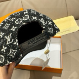 Louis Vuitton New Classic Logo Collar Baseball Hat Unisex Casual Versatile Duck Tongue Hat