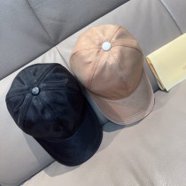 Louis Vuitton Classic Logo Baseball Hat Couple Casual Versatile Duck Tongue Hat
