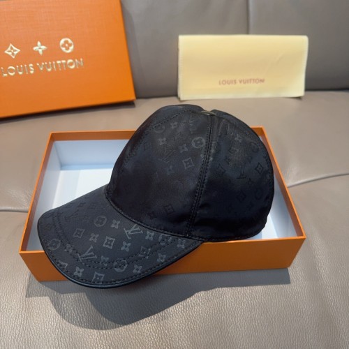 Louis Vuitton Classic Logo Baseball Hat Couple Casual Versatile Duck Tongue Hat