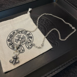 Chrome Hearts Classic Retro Black Diamond Scout Flower Pendant Necklace
