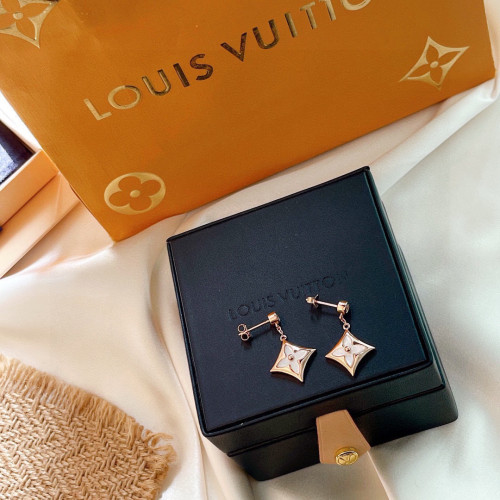 Louis Vuitton Fashion White Beimu Clover Earrings