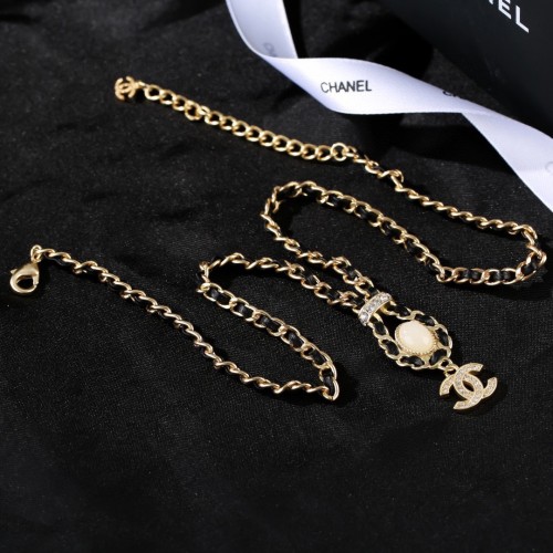 Chanel New Classic Versatile Double C Leather Rope Necklace
