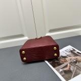 Louis Vuitton Classic LV Letter Lizard Leather Mini Handbag Size：21 x 14 x 8 CM
