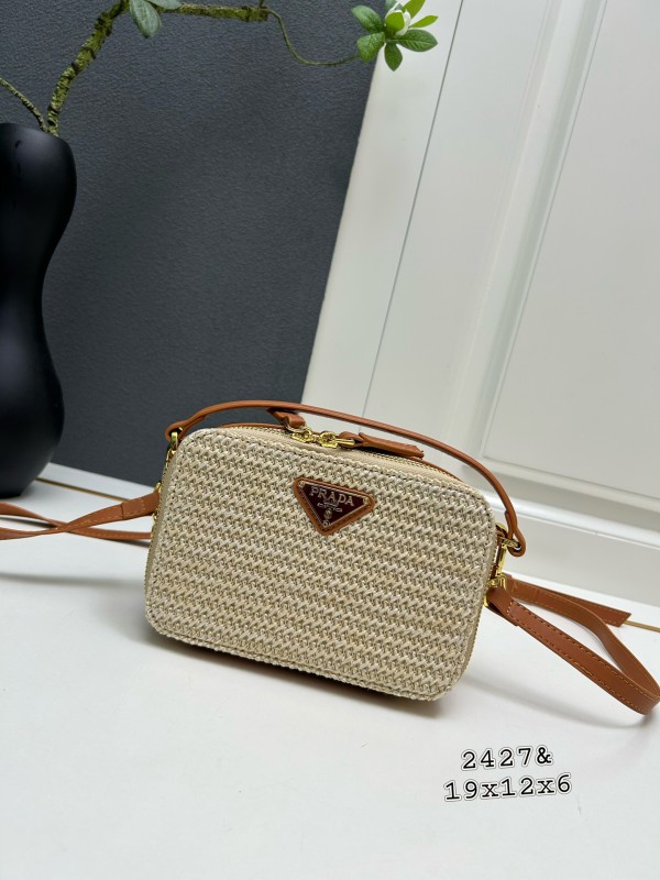 Prada New Classic Triangle Logo Lafite Straw Camera Bag Size: 19x12x6 CM