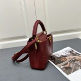 Louis Vuitton Classic LV Letter Lizard Leather Mini Handbag Size：21 x 14 x 8 CM