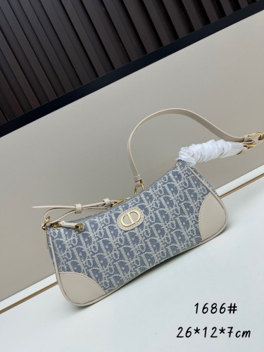 Dior New Classic Logo Mini Handbag Crossover Bag Size: 26x 12 x 7 CM