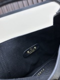 Gucci New Classic Softbit Leather Handbag or Cross Bag Size: 27.5X21X16 CM