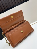 Yves Saint Laurent New Classic Chain Bag Crossbody Bag Bag Size: 22x12x4 CM