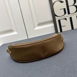 Prada New Versatile Nylon Underarm Bag Chain Bag Size: 30X13.5X6 CM