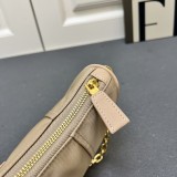Prada New Versatile Nylon Underarm Bag Chain Bag Size: 30X13.5X6 CM