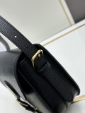 Dior New Retro Cowhide Tofu Bag Flip Shoulder Bag Size: 22 x18x7 CM