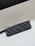 Dior New Classic Logo Mini Handbag Crossover Bag Size: 26x 12 x 7 CM
