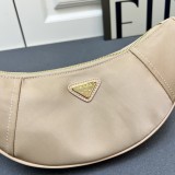 Prada New Versatile Nylon Underarm Bag Chain Bag Size: 30X13.5X6 CM