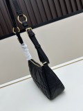 Dior New Classic Logo Mini Handbag Crossover Bag Size: 26x 12 x 7 CM