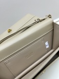 Yves Saint Laurent New Classic Chain Bag Crossbody Bag Bag Size: 22x12x4 CM