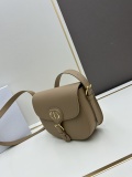 Dior New Retro Cowhide Tofu Bag Flip Shoulder Bag Size: 22 x18x7 CM