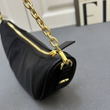 Prada New Versatile Nylon Underarm Bag Chain Bag Size: 30X13.5X6 CM