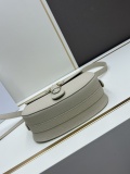Dior New Retro Cowhide Tofu Bag Flip Shoulder Bag Size: 22 x18x7 CM