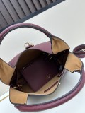 Gucci New Classic Softbit Leather Handbag or Cross Bag Size: 27.5X21X16 CM