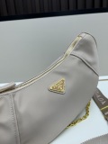 Prada New Classic Triangle Logo Sports Style Nylon Crescent Bag Chain Bag Size: 30x15x9 CM