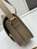 Dior New Retro Cowhide Tofu Bag Flip Shoulder Bag Size: 22 x18x7 CM