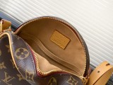 Louis Vuitton Classic Boite Chapeau Souple Shoulder Bag Size: 17 x 18 x 7 CM