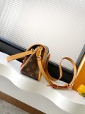 Louis Vuitton Classic Retro Logo Flip Shoulder Bag Size: 9 x 15 x 24 CM