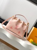 Louis Vuitton New Fashion Versatile Drawstring Handbag Crossbody Bag Size: 28 x 20 x 11.5 CM
