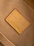 Louis Vuitton Classic Boite Chapeau Souple Shoulder Bag Size: 17 x 18 x 7 CM