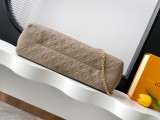 Louis Vuitton Classic S Padlock Chain Handheld Shoulder Bag Size: 27 x 14 x 42 CM