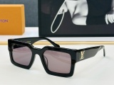 Louis Vuitton New Couple Fashion Versatile Square Frame Sunglasses Size: 52-22-145