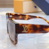 Louis Vuitton New Personalized Fashion Square Frame Sunglasses Size: 52-22-145
